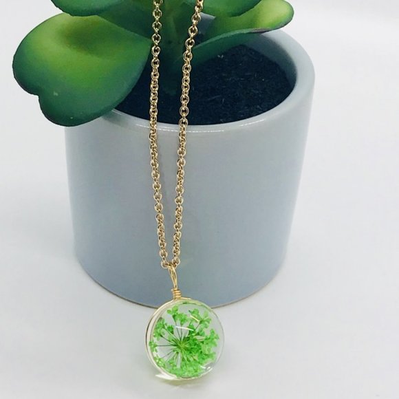 Green Baby's Breath Glass Pendant Necklace - Picture 3 of 9